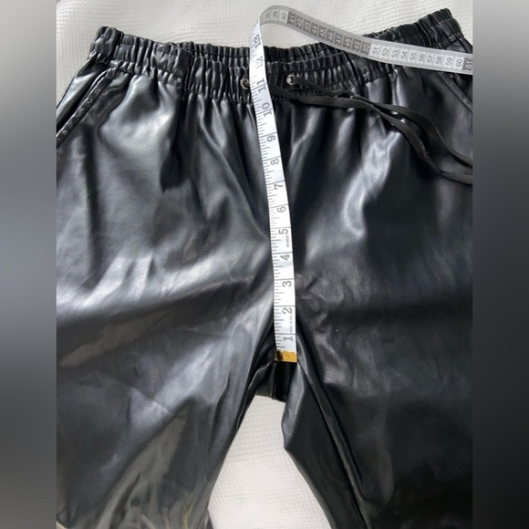 Women’s Laundry by Shelli Segal‎ faux Leather Joggers Pants size Large - Picture 5 of 12